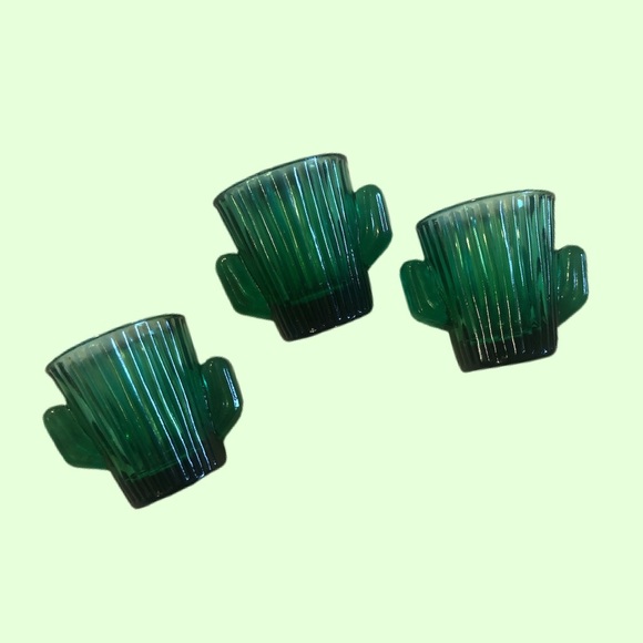 ⭐️SOLD⭐️Vintage Libbey cactus shot glasses